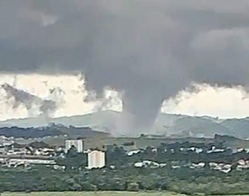 Prefeito de São José dos Campos diz que município foi atingido por um tornado