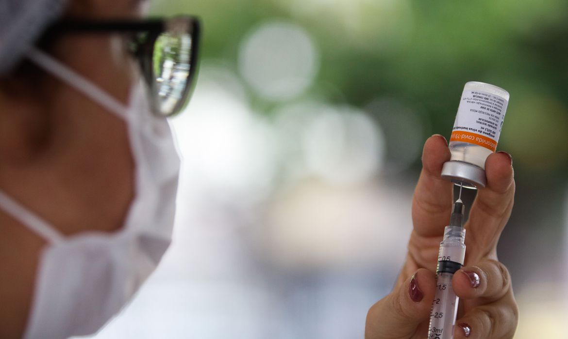Brasil registra 100,1 mil casos e 2,7 mil mortes por Covid-19 em 24 horas