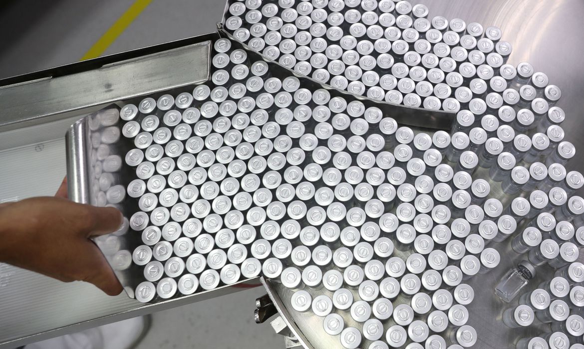 Saúde Butantan entrega mais 5 milhões de doses da CoronaVac ao Brasil