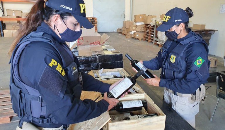 PRF identifica contrabando de vinhos em Pindamonhangaba