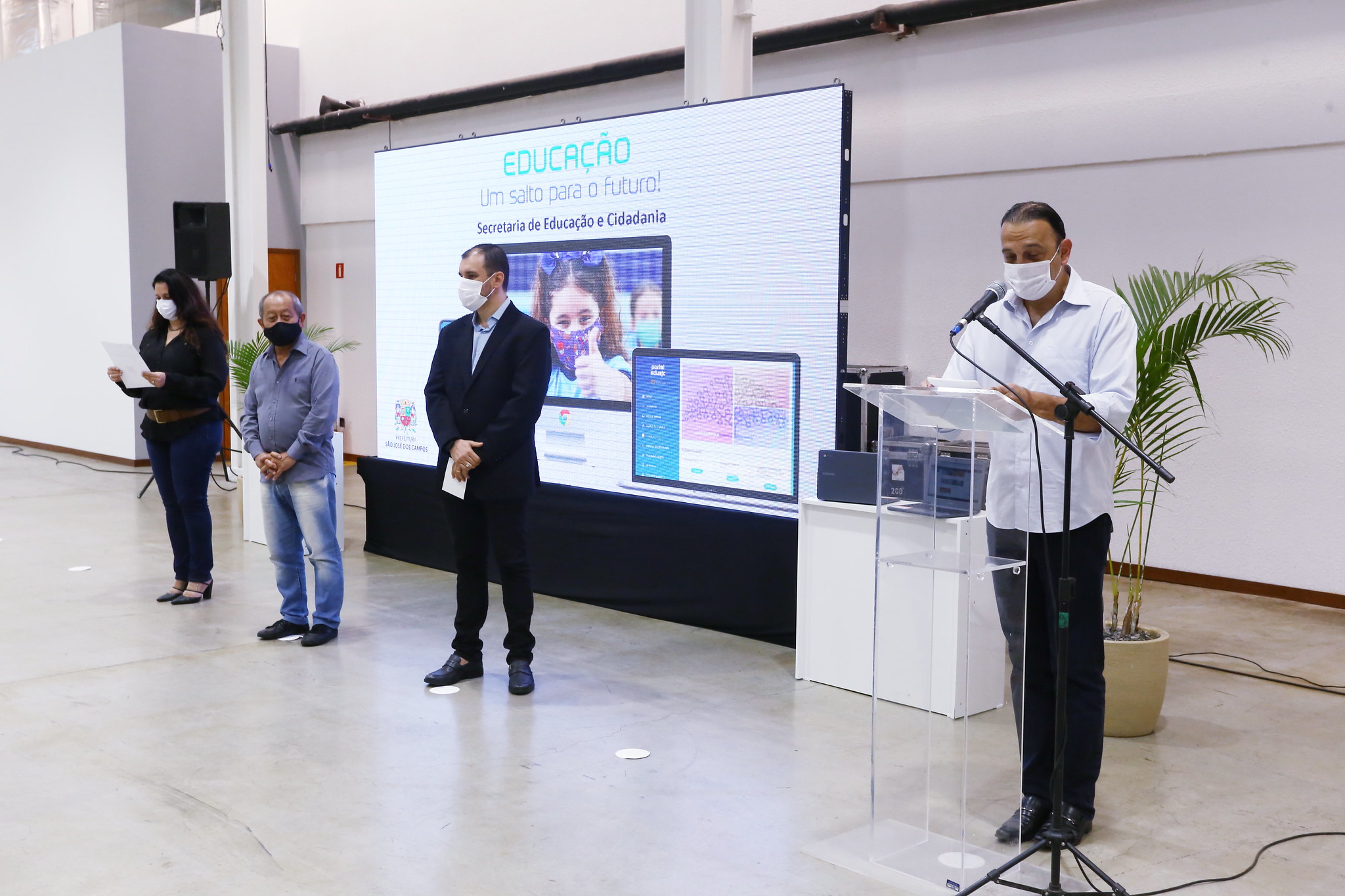 Prefeitura de São José dos Campos anuncia parceria com o Google para aulas remotas