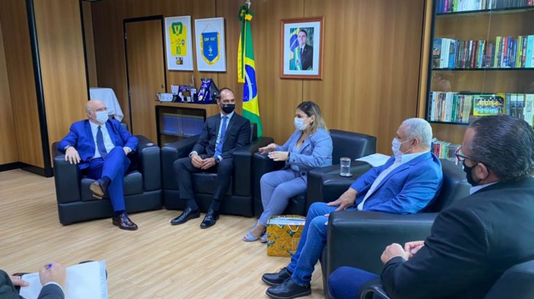 Prefeita de Ubatuba vai a Brasília em busca de recursos
