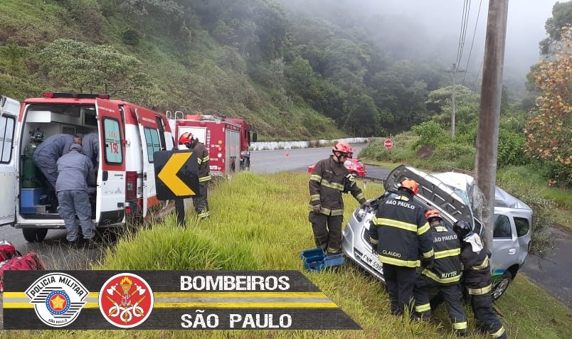 Carro da Secretaria de Saúde de Campos do Jordão se envolve em acidente na Floriano Rodrigues