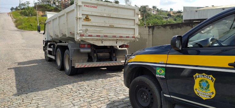 Polícia Rodoviária Federal recupera caminhão avaliado em R$ 288 mil em Caçapava