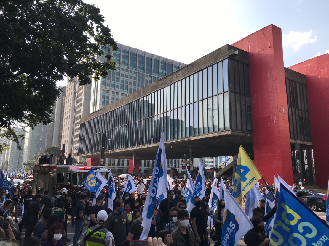 Corpo do prefeito Bruno Covas é enterrado no Cemitério do Paquetá, em Santos