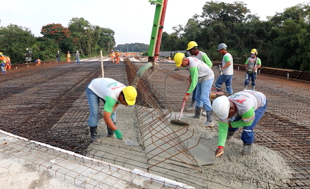 Obra da Terceira Ponte de Jacareí entra na etapa de concretagem
