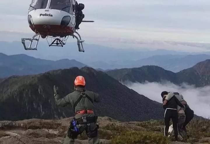 Homem é resgatado pelo Águia após ser atingido por uma explosão de botijão e gás em Piquete