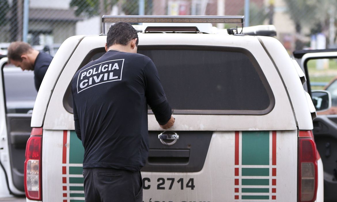Adolescente é detido após balear jovem após briga em Cruzeiro