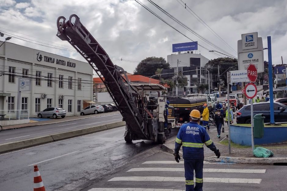 Avenida São João fica parcialmente interditada em São José dos Campos