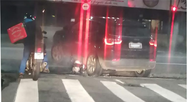 Motoboys protestam contra briga de trânsito que feriu motorista em São José dos Campos