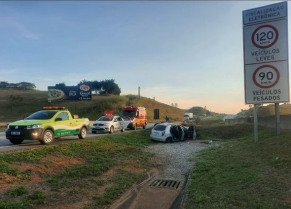 Bebê fica em estado grave após acidente na rodovia Carvalho Pinto em Jacareí