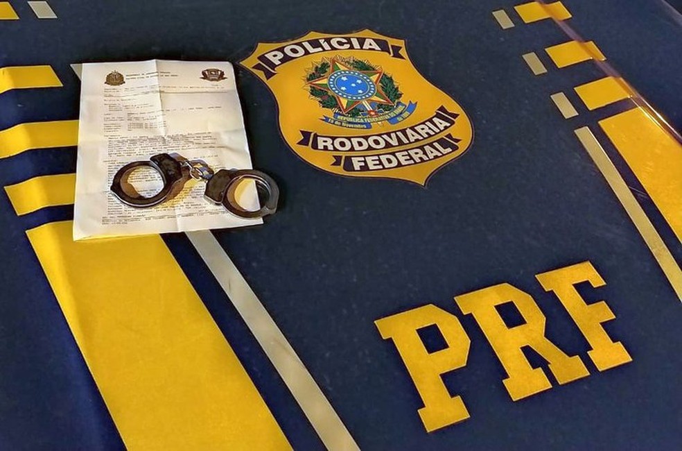 Motorista é preso por receptação após não devolver carro alugado na Rodovia Fernão Dias em Vargem