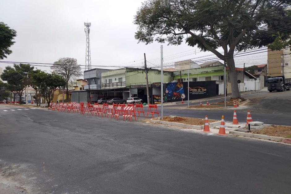 Prefeitura de São José dos Campos inicia etapa de sinalização de obra viária na zona sul