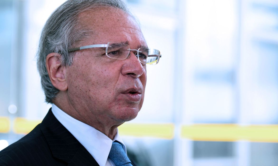 Governo deve anunciar prorrogação do auxílio nesta semana, diz Paulo Guedes