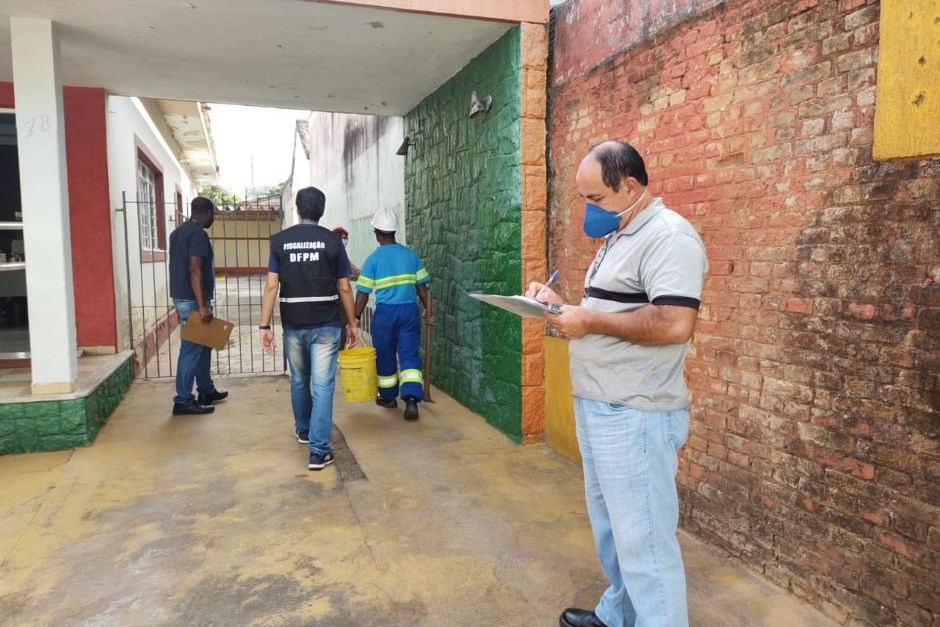Sabesp fiscalizam descarte irregular de esgoto em São José dos Campos