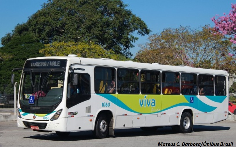 Funcionários do transporte coletivo de Pindamonhangaba realizaram paralisação nesta sexta-feira