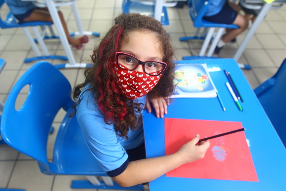 São José dos Campos autoriza retorno integral dos alunos com distanciamento de um metro