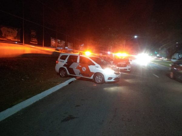 Homem morre em acidente de carro no bairro Campo dos Alemães em São José dos Campos