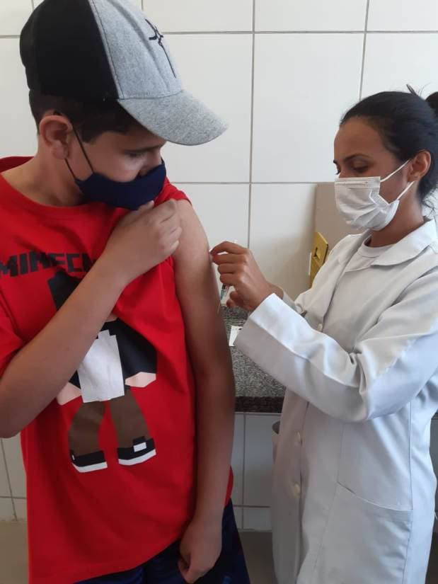 Adolescentes de 12 a 15 começam a ser imunizados em Caraguatatuba