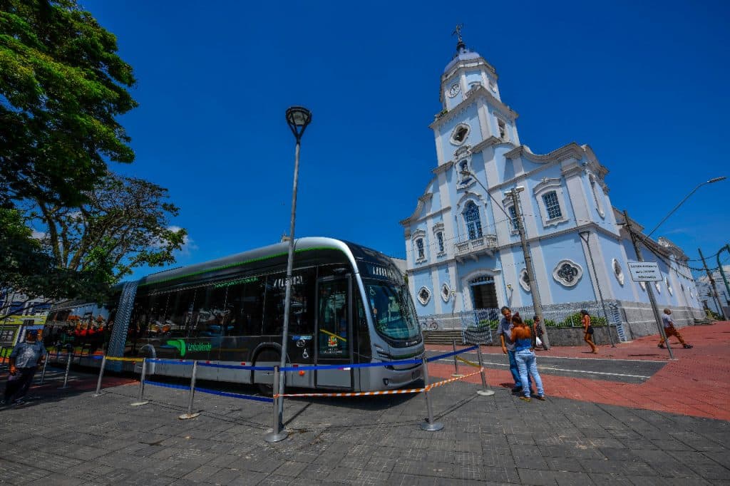 São José dos Campos terá usina de energia solar para abastecimento de prédios e ônibus da Linha Verde