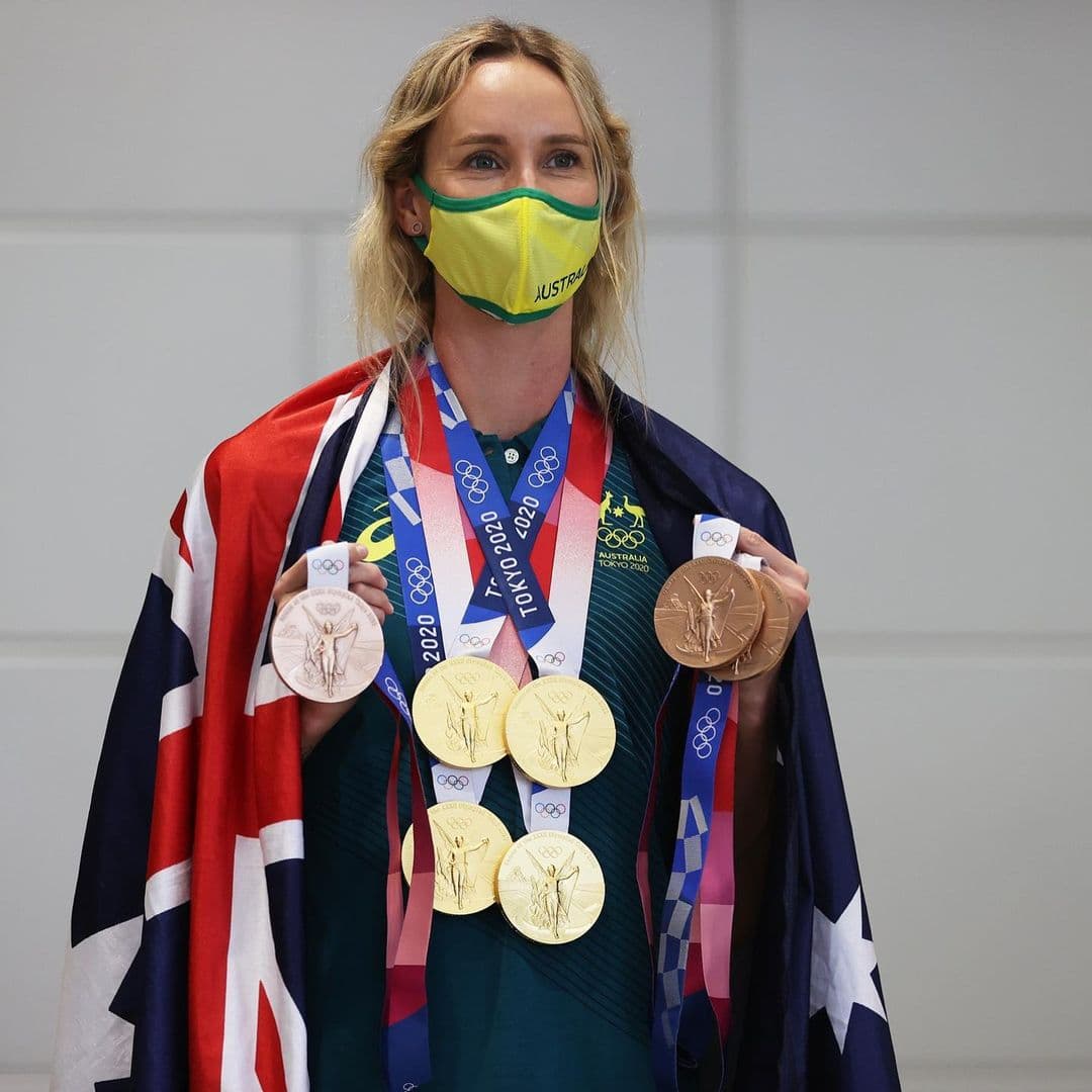 Nadadora da Austrália se torna a segunda mulher da história a ganhar sete medalhas nos Jogos Olímpicos A australiana Emma McKeon bateu um recorde que os Jogos Olímpicos não viam acontecer desde 1952. Ela conquistou ao longo das competições sete medalhas olímpicas (sendo 4 de ouro e três de bronze) e se igualou a ginasta Mariya Gorokhovskaya como as únicas mulheres a conquistarem tantos prêmios em uma só Olimpíada. Emma foi a australiana foi ouro em duas provas individuais (100m livre e 50m livres, esta com recorde olímpico de 23.81) e duas coletivas (4x100 livre e 4x100 medley), além de garantir o bronze nos 100m borboleta, no 4x200 livre e no 4x100 medley.