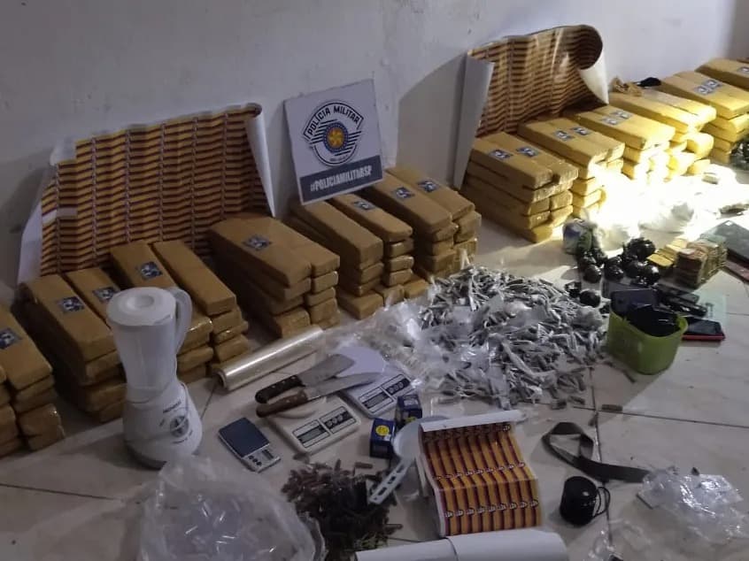 Polícia Militar apreende 141 kg de drogas e insumos de preparo em São José dos Campos