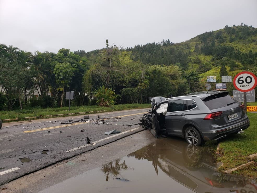 Motorista fica ferido após acidente na Rodovia Rio-Santos em Ubatuba