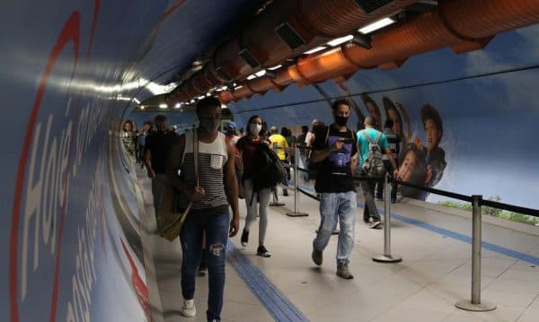 Covid-19: Brasil tem 19,6 milhões de casos e 549,4 mil mortes
