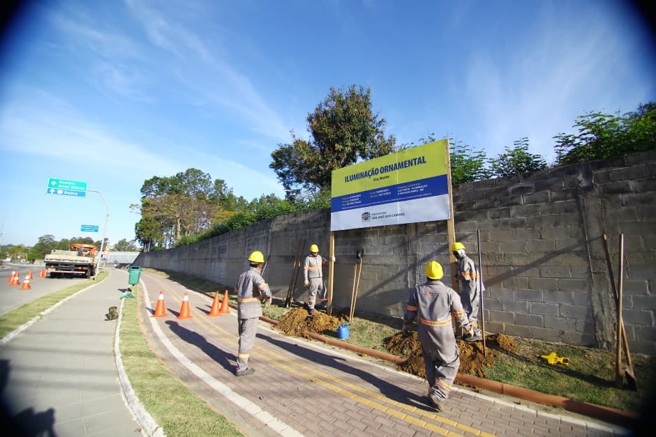 Ciclovia da Via Norte recebe iluminação de LED em São José dos Campos