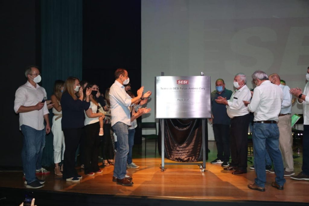 Felipe Cury e Almir Fernandes são homenageados por Paulo Skaf em São José dos Campos