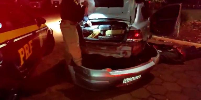 PRF prende dupla que transportava 300kg de maconha para São José dos Campos