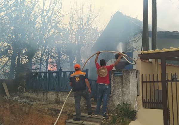 Incêndio atinge área de mata e devasta pouco mais de 15 mil metros quadrados em Campos do Jordão