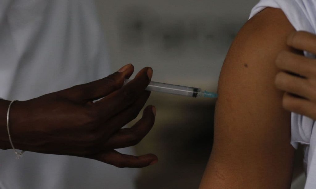 Saúde Covid-19: Brasil registra menor média móvel de casos em um dia