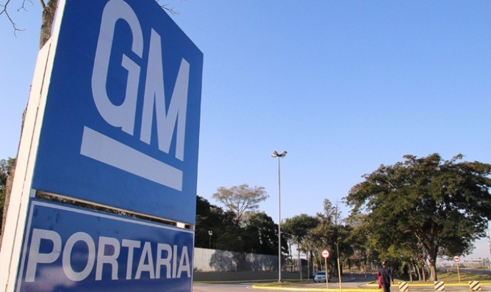 GM planeja suspender um turno da produção da S10, diz sindicato