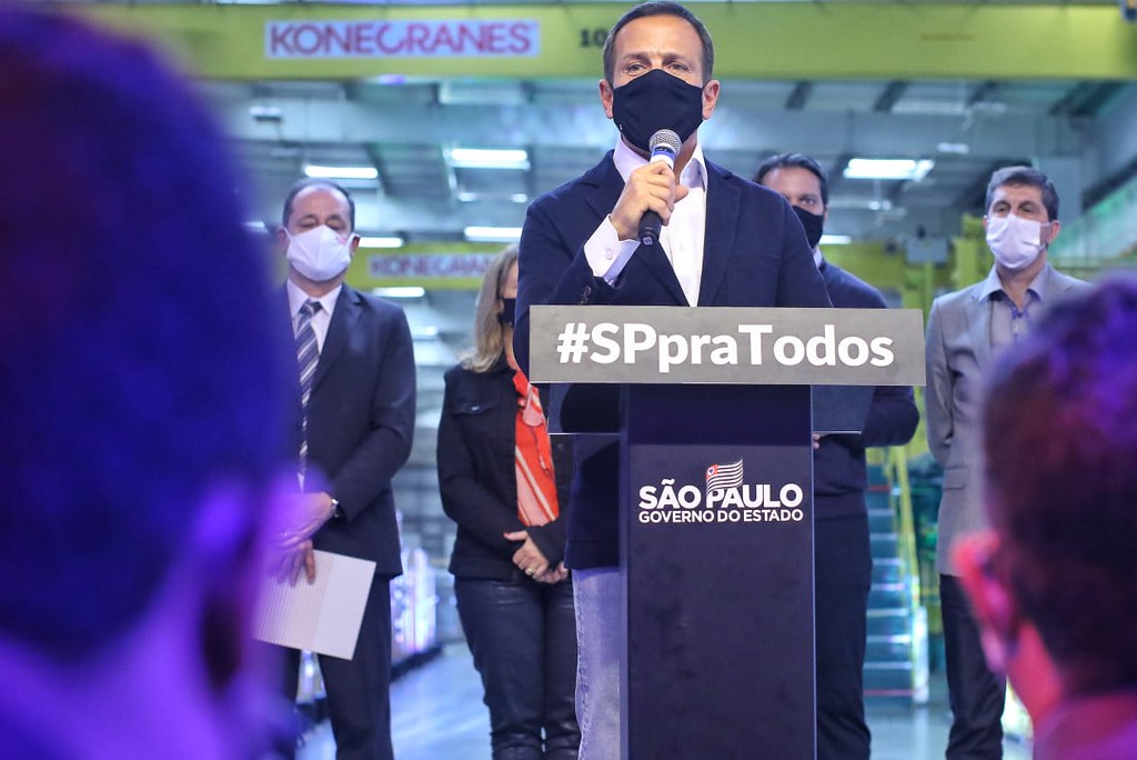 João Doria entrega voucher do Programa Dinheiro Direto Escola na Escola para municípios do Vale do Praíba