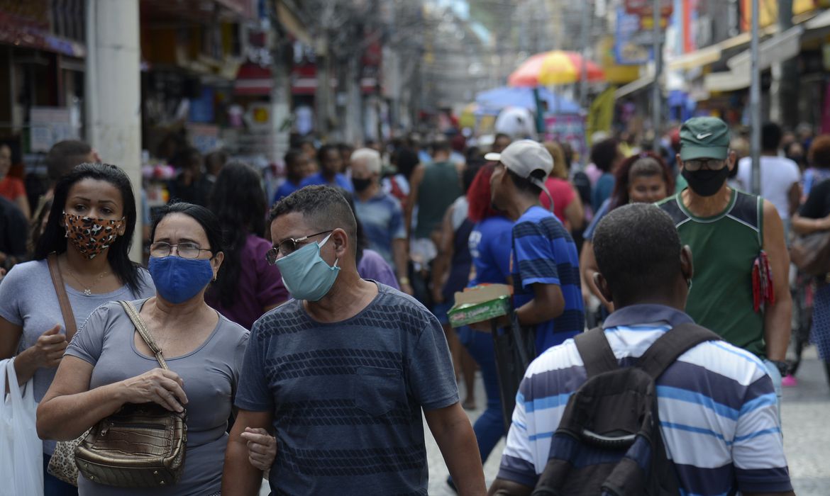 Covid-19: em 24 horas foram registrados 15,2 mil casos e 570 mortes