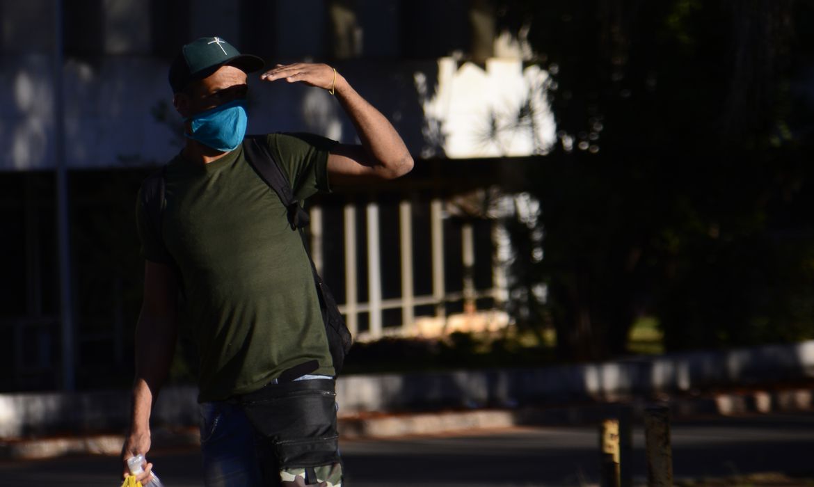 Brasil registra 225 mortes por Covid-19 em 24 horas
