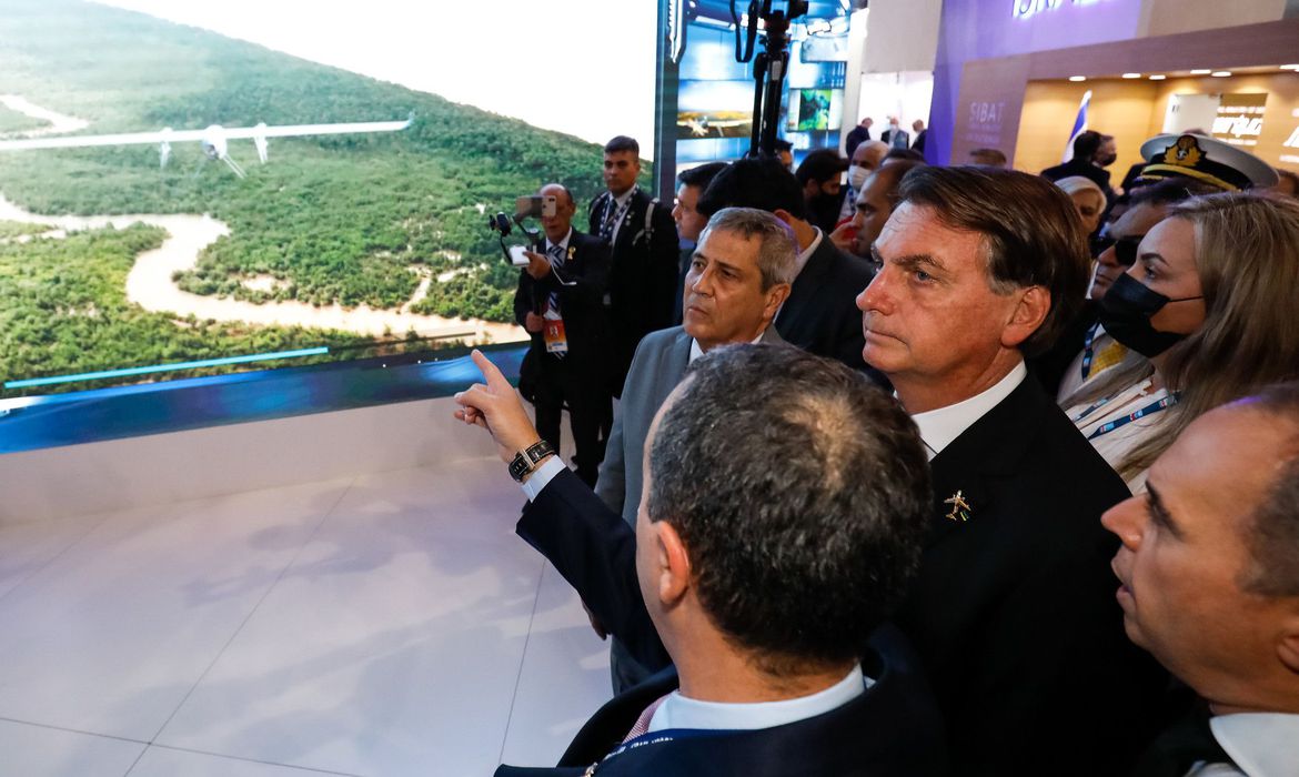 Bolsonaro diz que ataques em relação à Amazônia não são justos