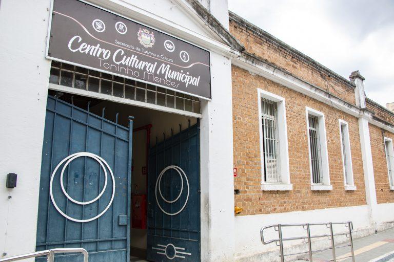 Biblioteca Infanto-Juvenil tem sede no Centro Cultural Toninho Mendes em Taubaté